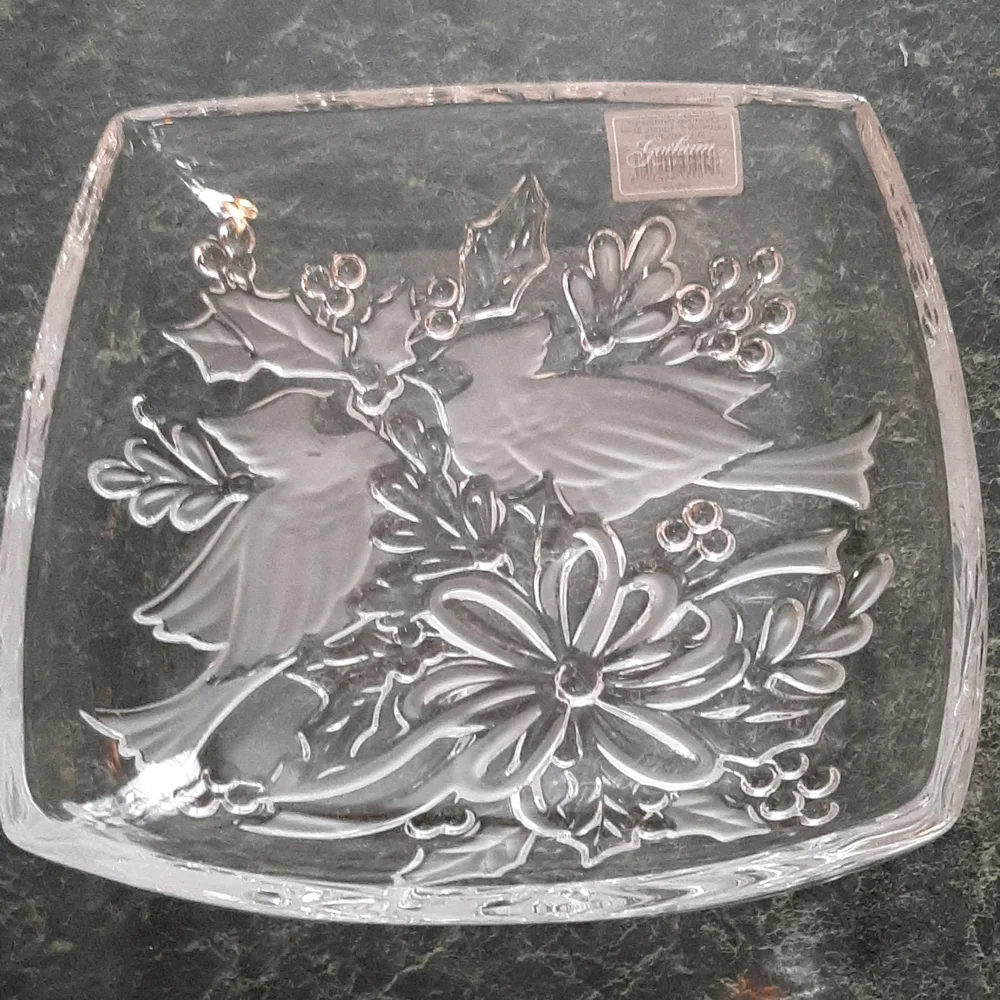 Gorham Crystal Bowl- Beautiful! Christmas Cardinals 8" Square 🕊🌲 - Picture 8 of 10